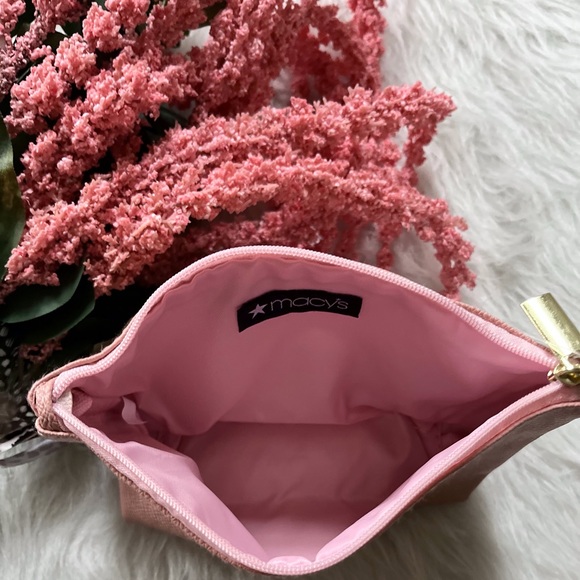 Macy's Pink Makeup Bag NWT - Picture 4 of 9